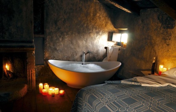 Metal-finished soaking tub idea