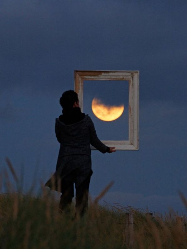 Laurent-Laveder-plays-with-the-moon08 Laurent Laveder plays with the moon