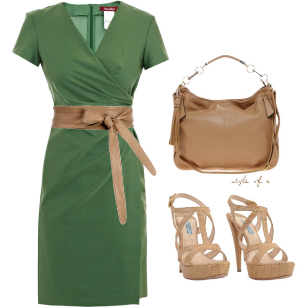 Simple jewelry and bag pairing