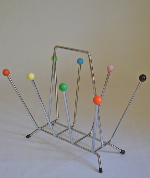 Compact vintage rack for small spaces