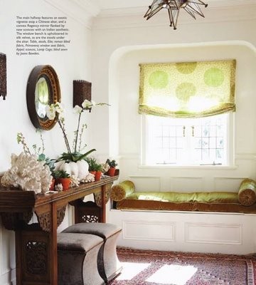 Compact cushioned window perch