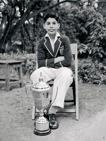 Freddie Mercury in another rare photograph