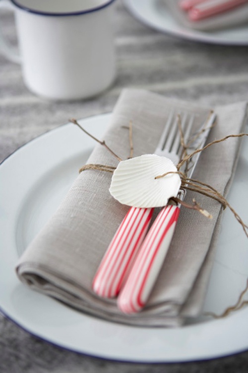 Summer coastal table decoration idea