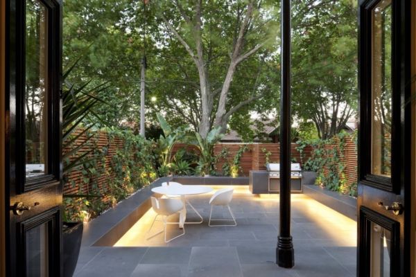 Steel forest screen and upper-level glazing detail
