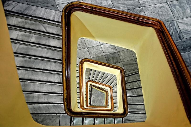 Alfon No marble rectangular stairwell