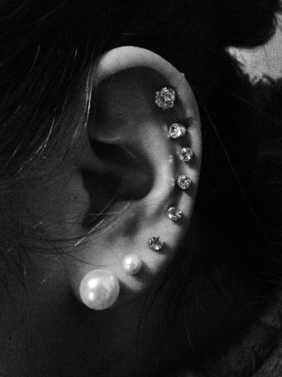 double pearl lobe with six helix gem studs