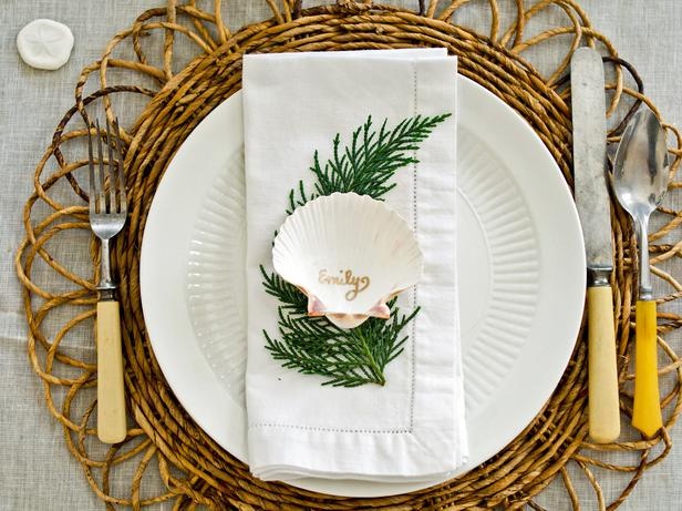 Coastal table with natural wood and soft textiles