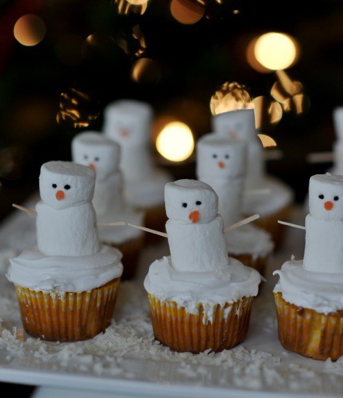 Christmas cupcakes with cream frosting