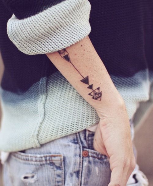 Arrow and feather tattoo pattern