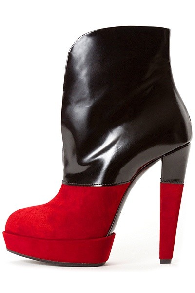 boots-boots07 Statement boot silhouette
