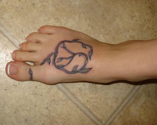 Nature motif on the foot
