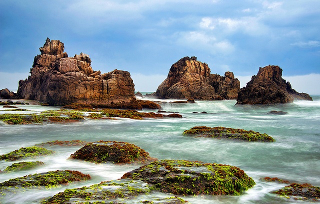Landscape composition with strong foreground interest