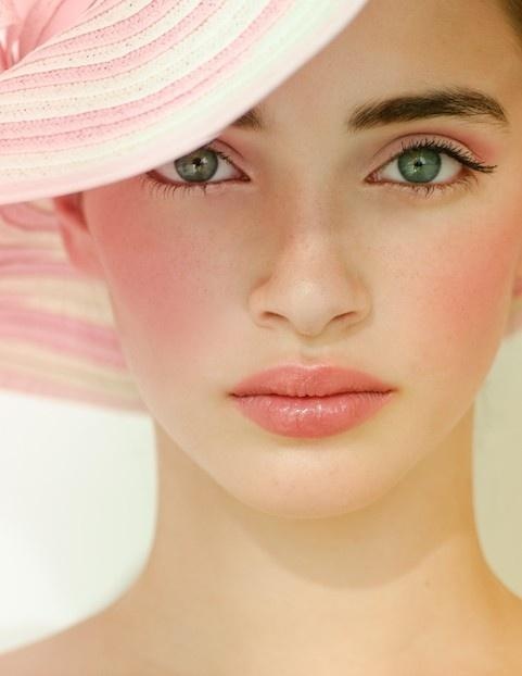 Natural summer brow and eye balance