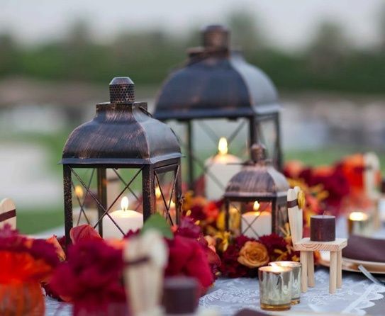 Bright orchard-style lantern décor