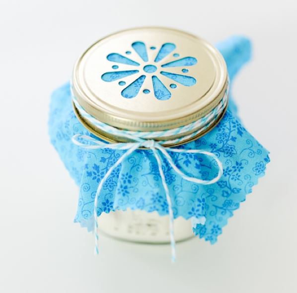 Lavender bath salt favor jars