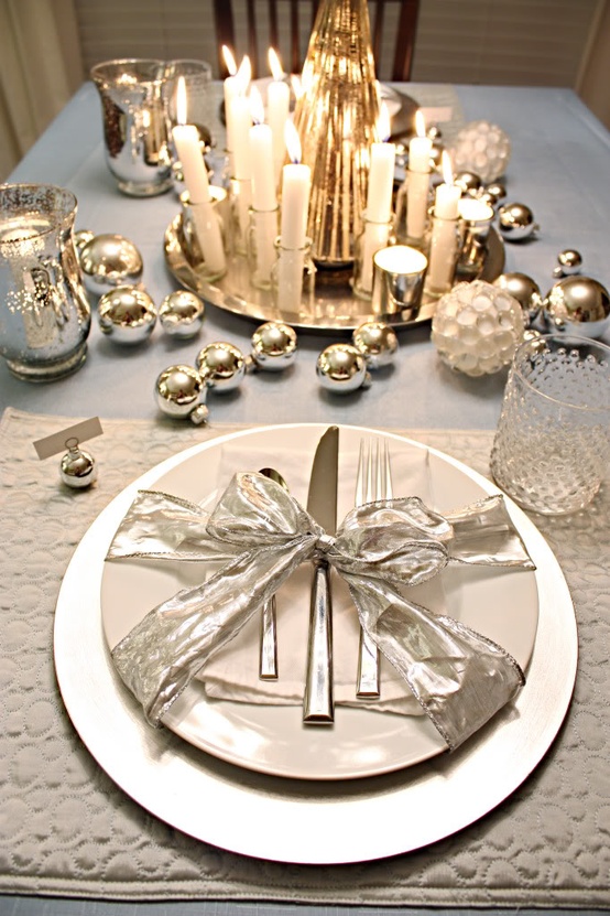 Holiday table décor idea