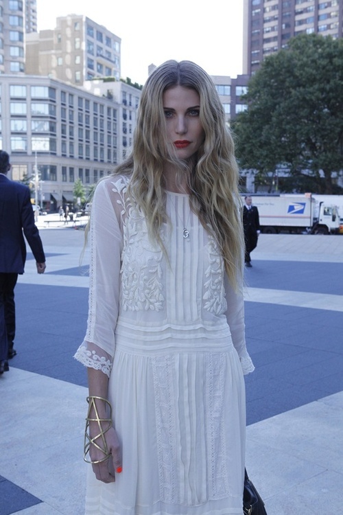 Cropped hair with fashion layers