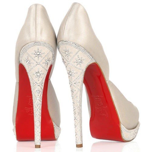 Compact sparkling bridal shoe style