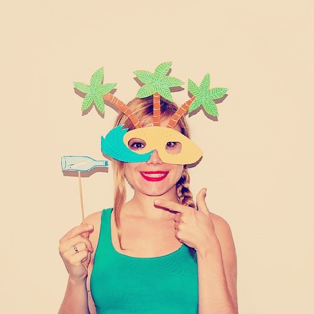 Palm tree beach wave cardboard mask with message bottle prop