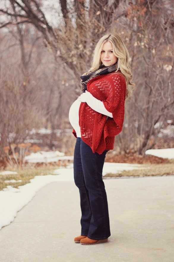 Polished winter maternity day outfit