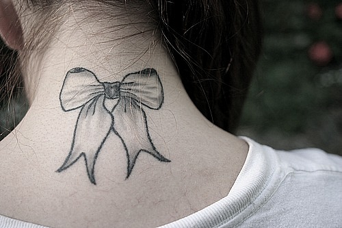 bow-tattoo-women37