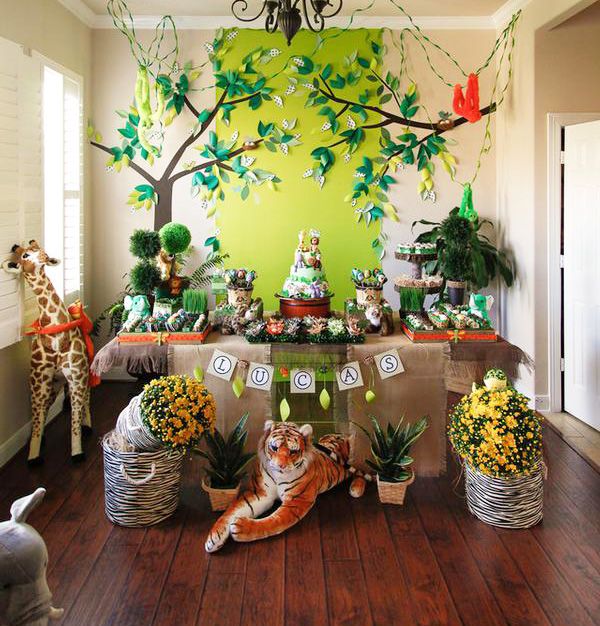 Costume and prop ideas for jungle birthday