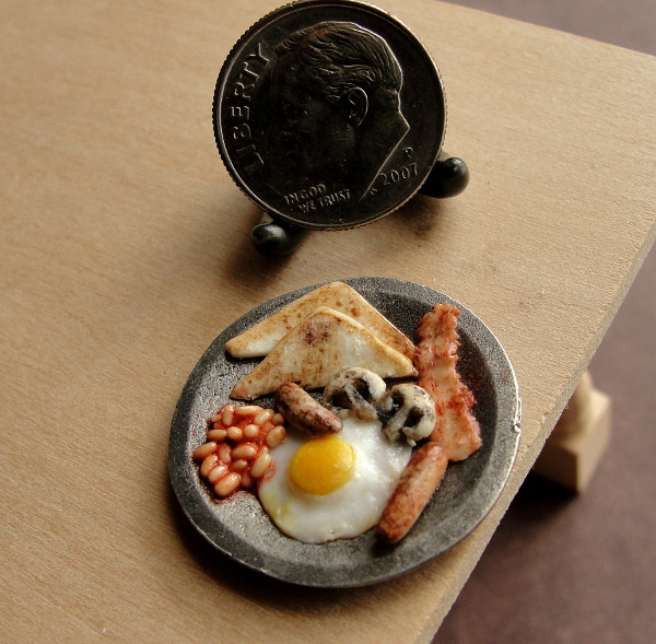 delicious-mini-foods08 Full English breakfast miniature beside a US dime for scale