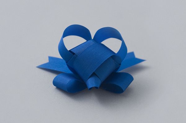 ribbon animals04 Royal blue ribbon animal with flared swallowtail ends