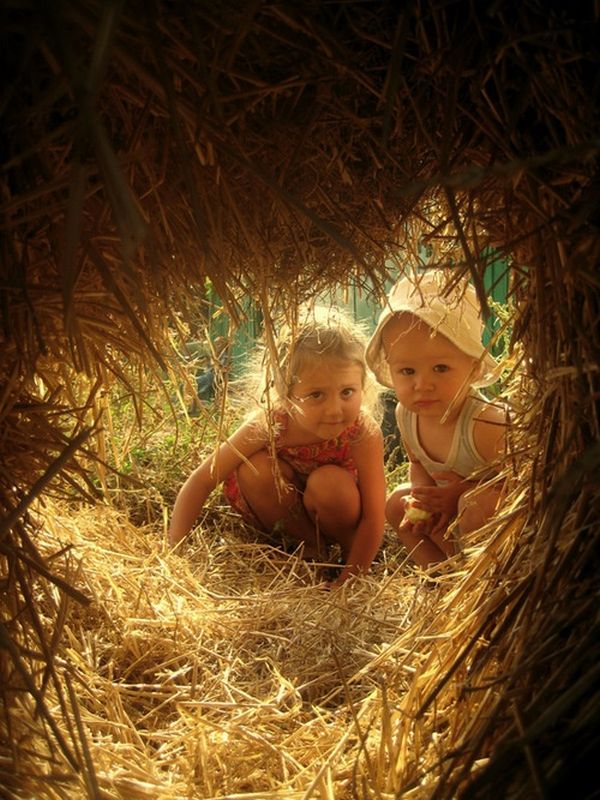 Photograph with unresolved story tension
