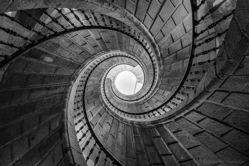 Eduardo Barbosa black and white stone spiral