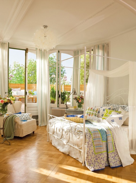 Sand-and-sea palette in a coastal room