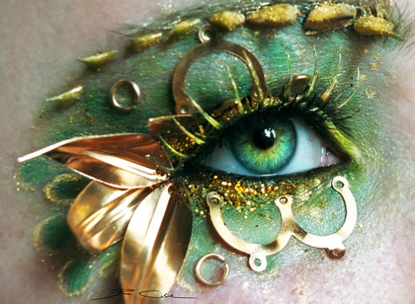 Svenja-Schmitt-makeup-art12 Macro makeup study emphasizing glitter texture