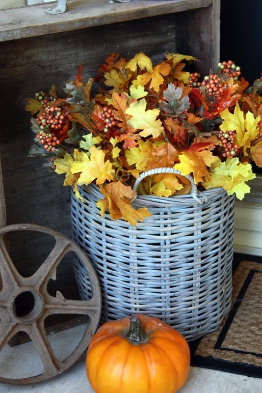 Seasonal porch gourd display