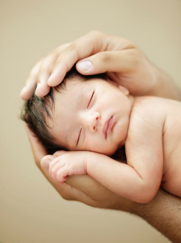 Sleeping newborn portrait by Tracy Raver