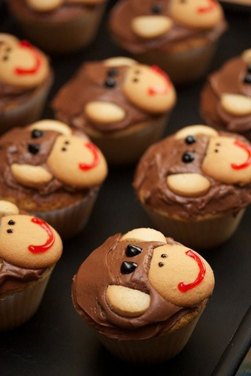 Monkey face cupcakes with vanilla wafer muzzles