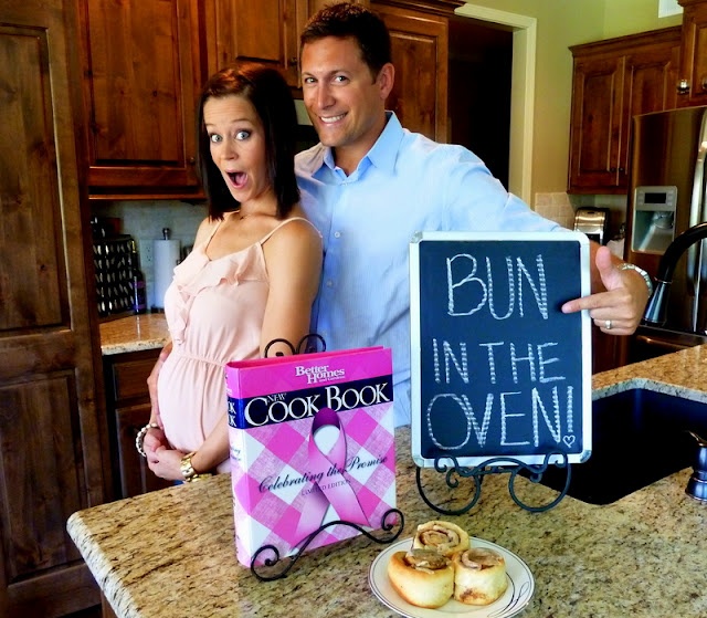 Pregnancy announcement style