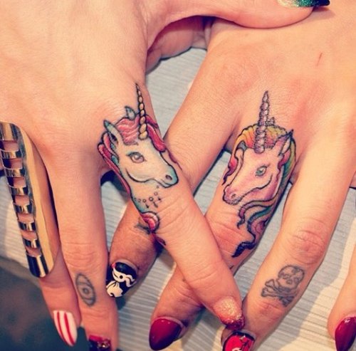 finger-tattoo34