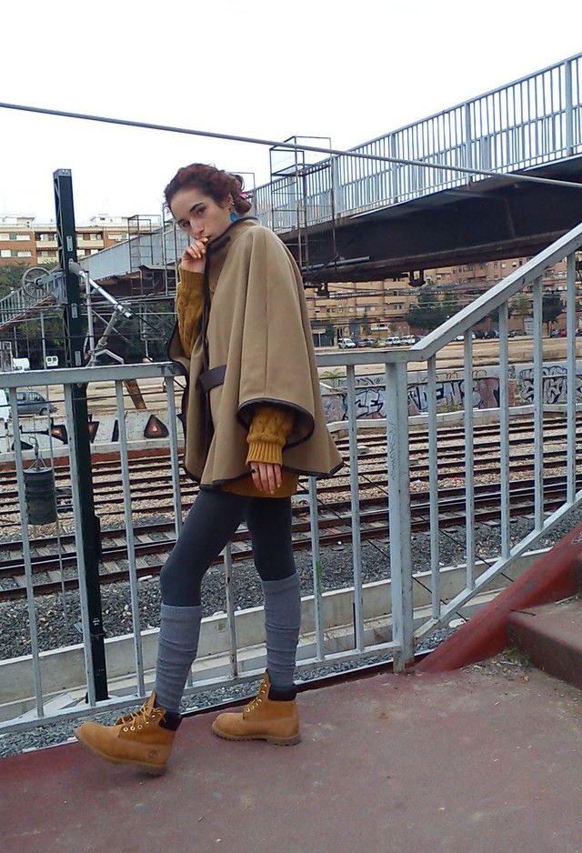 Casual boots and leggings outfit