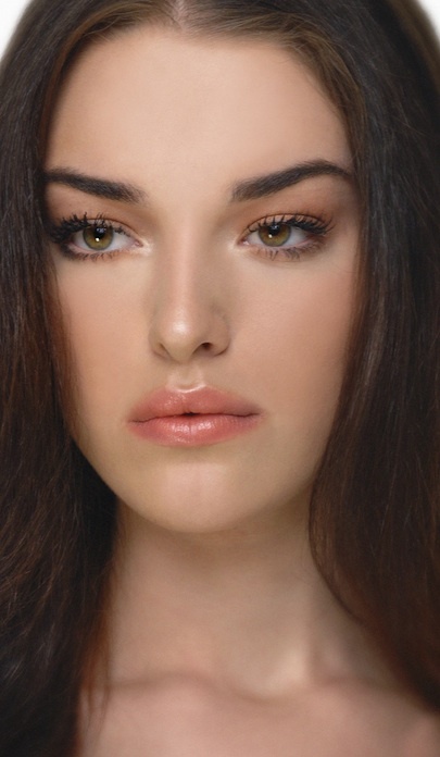 Daylight-ready natural summer makeup