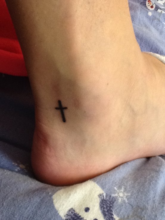 Cross tattoo design example 3