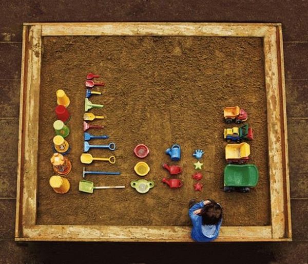 Ursus Wehrli tidy arrangement of common objects by color or shape