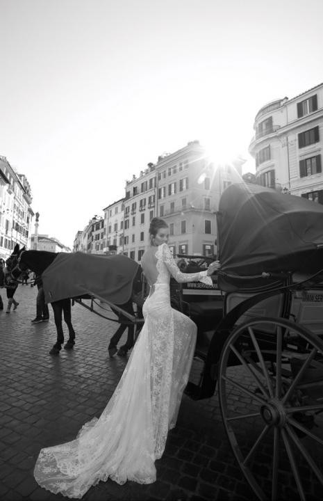 Voluminous romantic bridal style