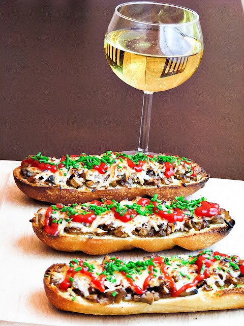 Zapiekanka, Polish street food