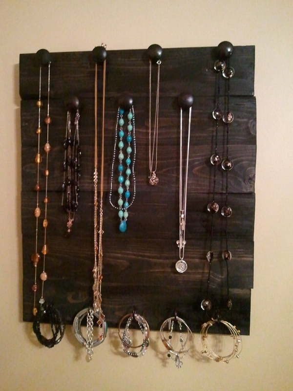 Full-height craft jewelry storage