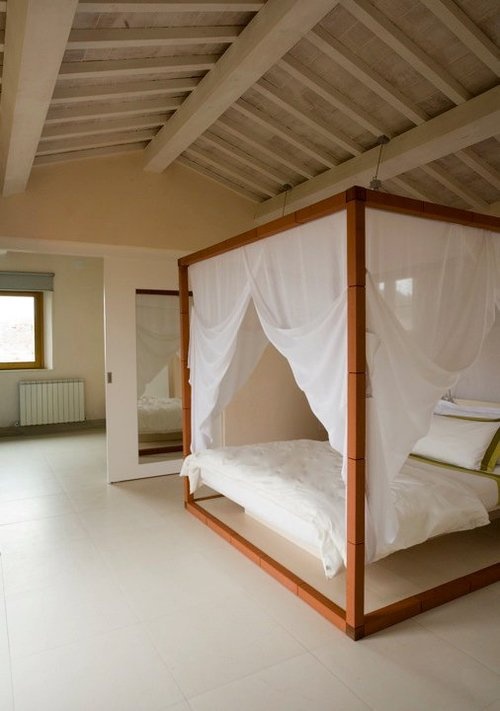 canopy-beds02 Canopy bed interior