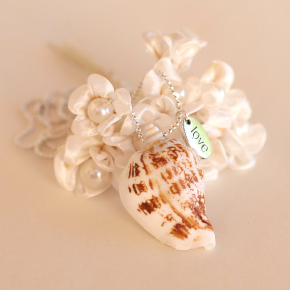 Simple thank-you wedding favors