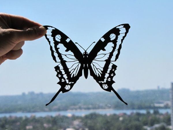 Intricate single-sheet paper cutting