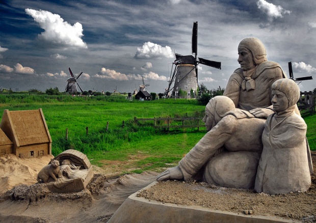 Sand sculpture