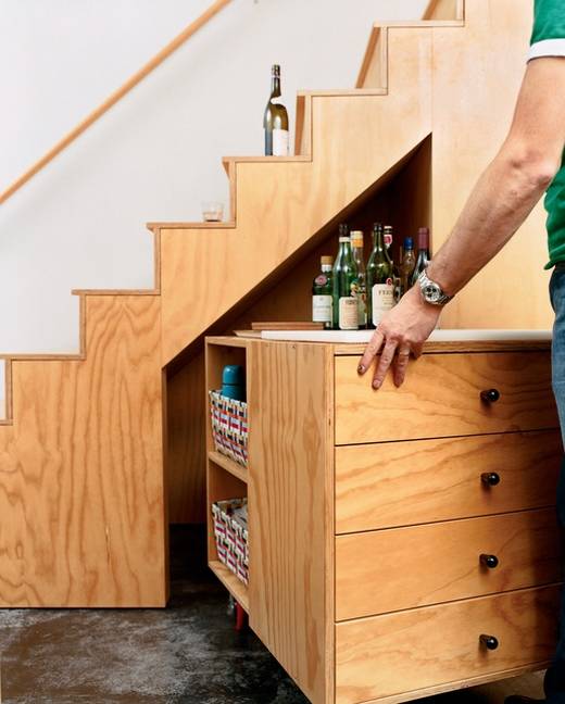 space-under-staircase04