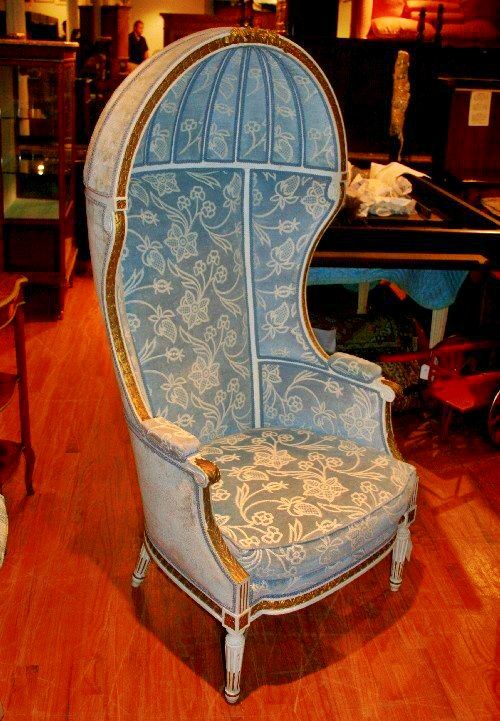 Home armchair with strong silhouette